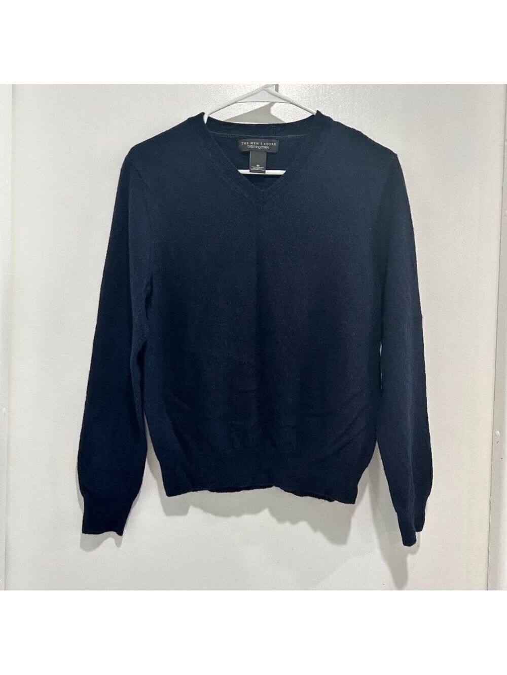 Bloomingdale's Men's 100% Merino Wool sweater Size M